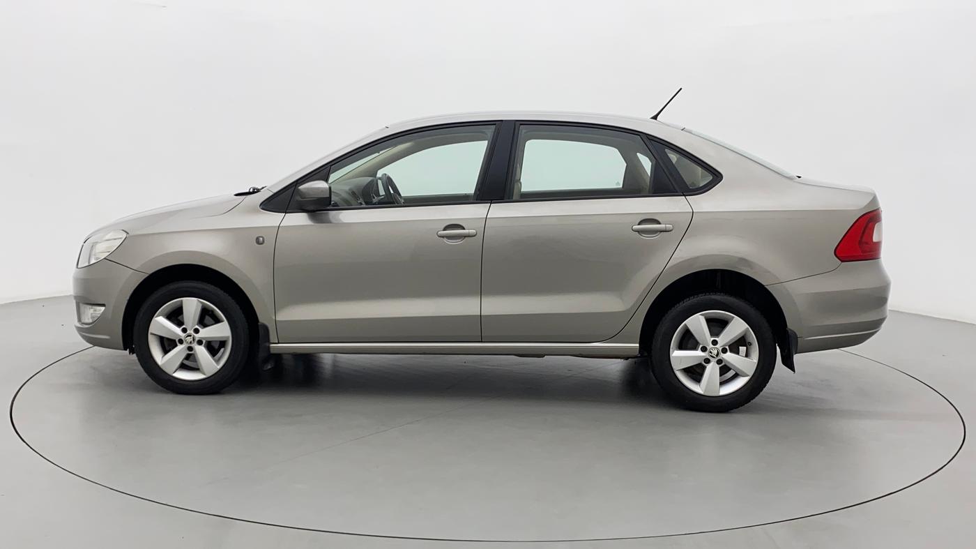 2015 Skoda Rapid 1.5 TDI CR ELEGANCE, Diesel, Manual, 1,10,999 km, Left Side