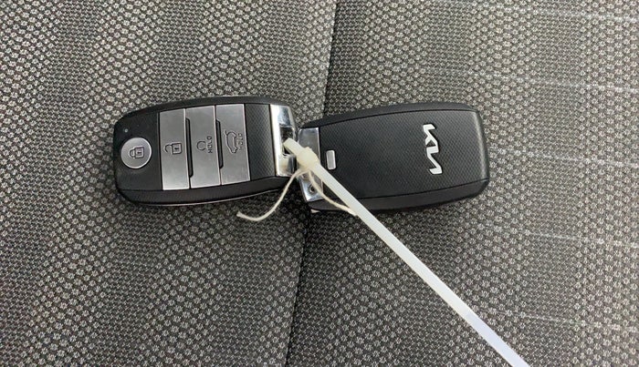 2023 KIA SONET HTK PLUS 1.0 IMT, Petrol, Manual, 11,809 km, Key Close Up