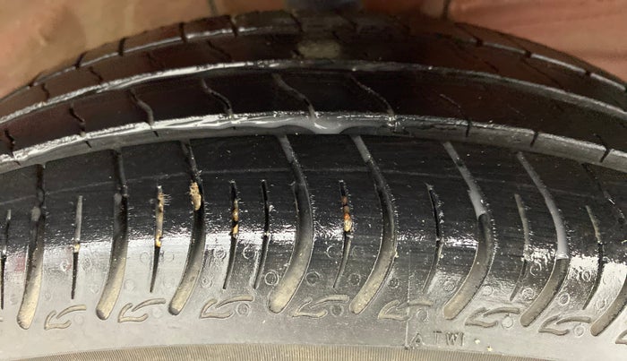 2020 Maruti S PRESSO VXI PLUS, Petrol, Manual, 14,721 km, Right Front Tyre Tread