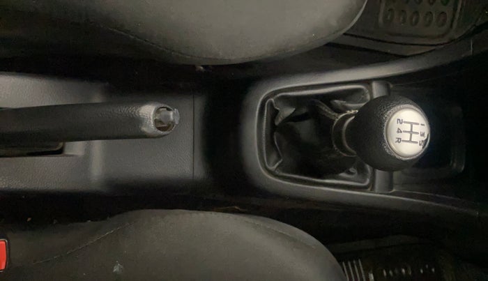 2013 Maruti Swift VDI, Diesel, Manual, 1,33,984 km, Gear Lever