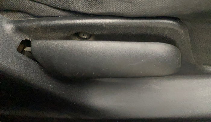 2013 Maruti Swift VDI, Diesel, Manual, 1,33,984 km, Driver Side Adjustment Panel