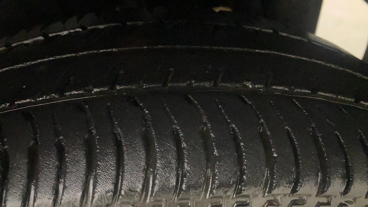 2013 Maruti Swift VDI, Diesel, Manual, 1,33,984 km, Left Rear Tyre Tread