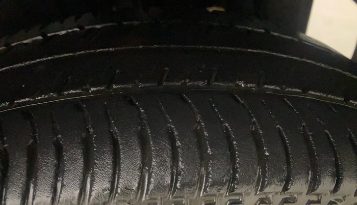 2013 Maruti Swift VDI, Diesel, Manual, 1,33,984 km, Left Rear Tyre Tread