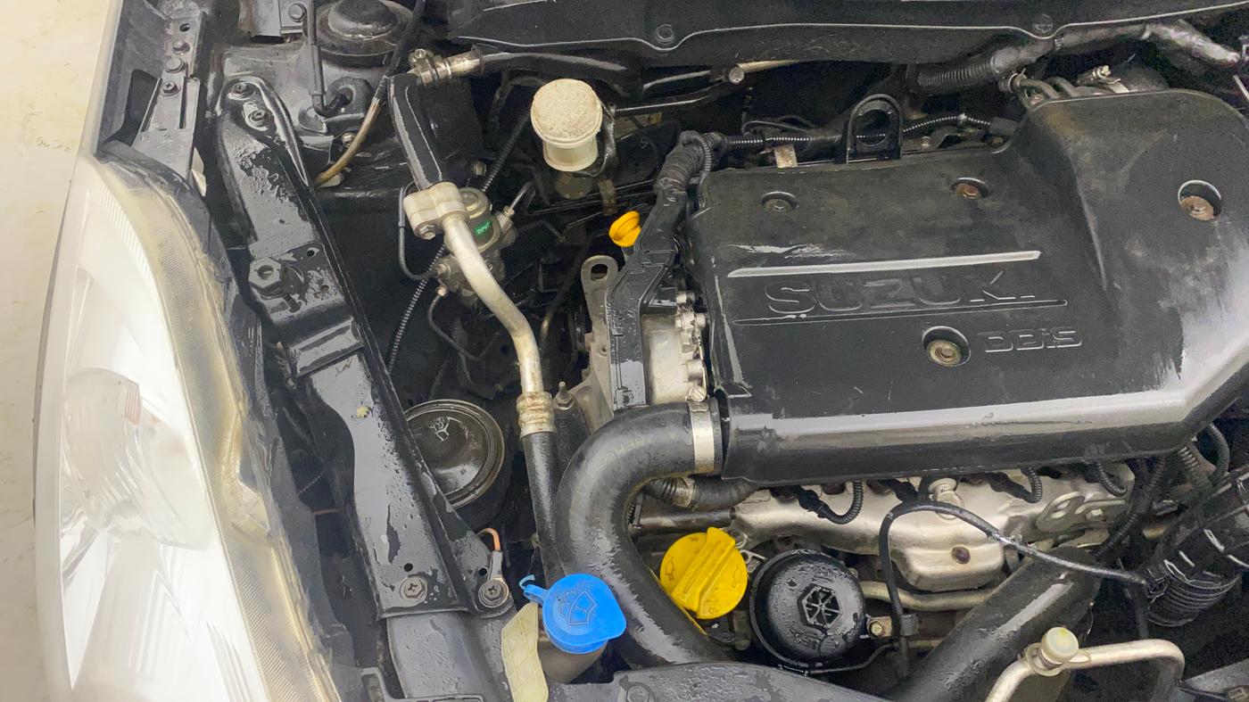 2013 Maruti Swift VDI, Diesel, Manual, 1,33,984 km, Engine View - Right
