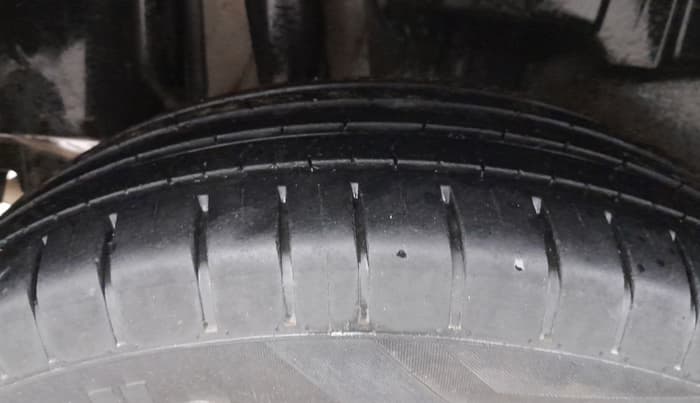 2018 Maruti Swift ZXI PLUS AMT, Petrol, Automatic, 38,109 km, Right Rear Tyre Tread