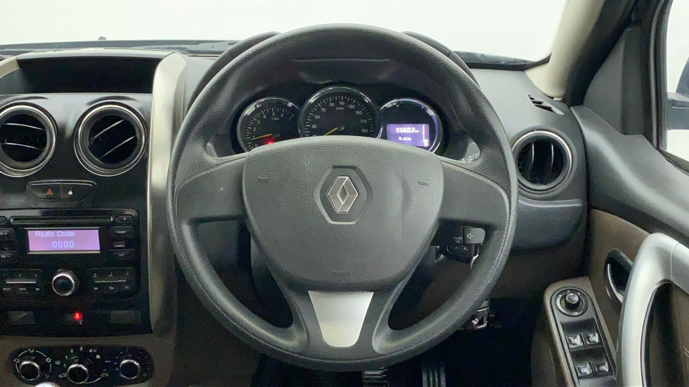 2016 Renault Duster RXL PETROL, Petrol, Manual, 23,137 km, Steering Wheel Close Up