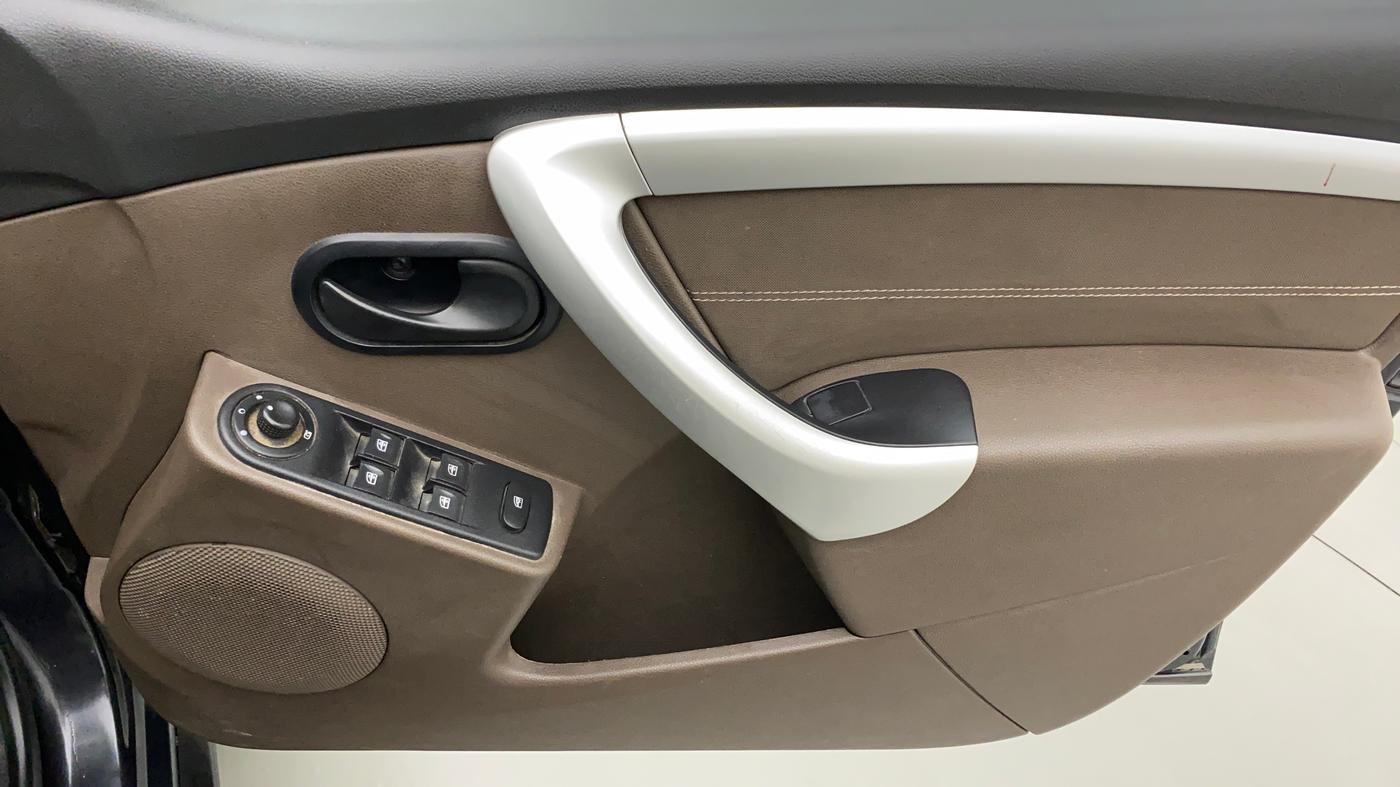 2016 Renault Duster RXL PETROL, Petrol, Manual, 23,137 km, Driver Side Door Panels Control