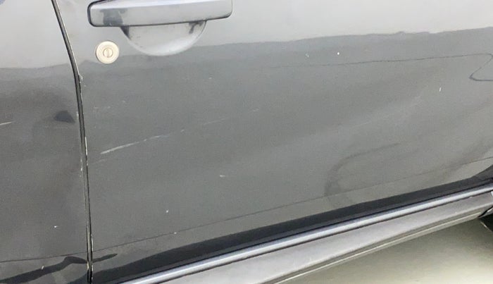 2016 Renault Duster RXL PETROL, Petrol, Manual, 23,137 km, Driver-side door - Slightly dented