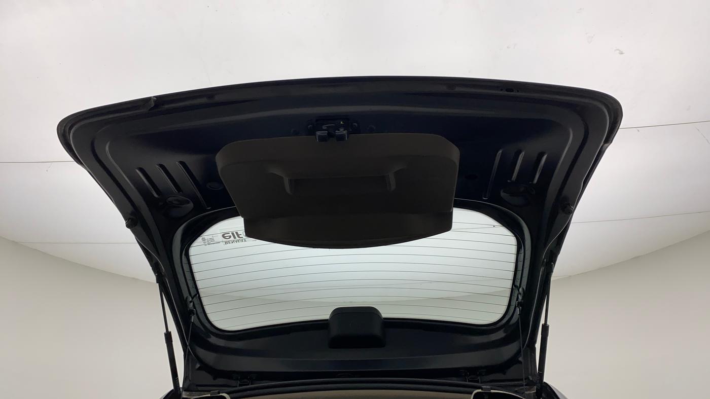 2016 Renault Duster RXL PETROL, Petrol, Manual, 23,137 km, Boot Door Open