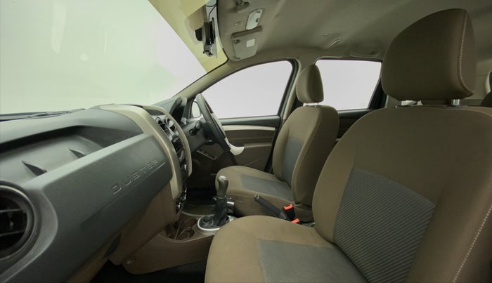 2016 Renault Duster RXL PETROL, Petrol, Manual, 23,137 km, Right Side Front Door Cabin