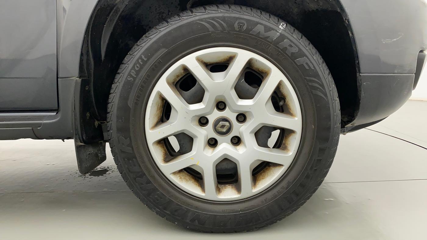 2016 Renault Duster RXL PETROL, Petrol, Manual, 23,137 km, Right Front Wheel