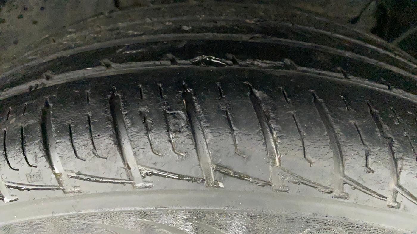 2016 Renault Duster RXL PETROL, Petrol, Manual, 23,137 km, Right Front Tyre Tread