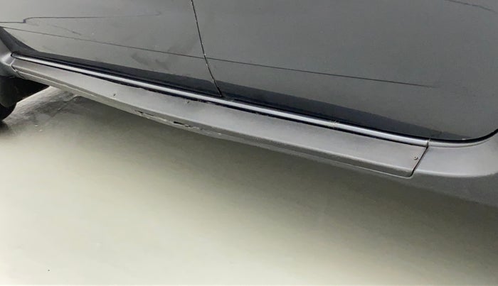 2016 Renault Duster RXL PETROL, Petrol, Manual, 23,137 km, Left running board - Cladding has minor damage