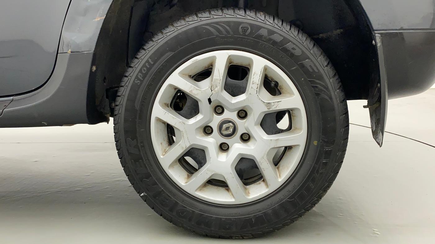 2016 Renault Duster RXL PETROL, Petrol, Manual, 23,137 km, Left Rear Wheel