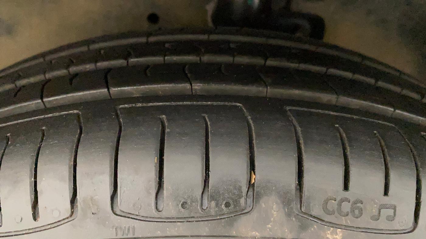 2015 Maruti Celerio VXI AMT (O), Petrol, Automatic, 68,405 km, Left Front Tyre Tread