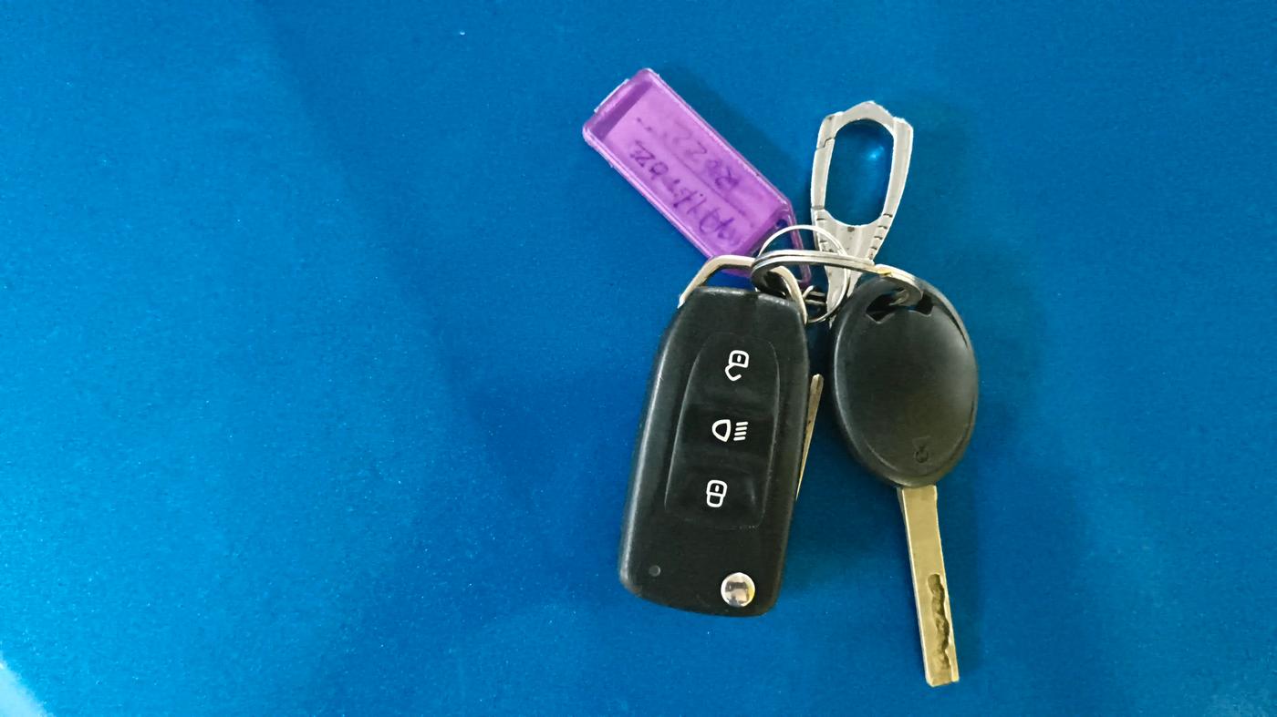 2022 Tata ALTROZ XM PLUS PETROL, Petrol, Manual, 39,741 km, Key Close Up