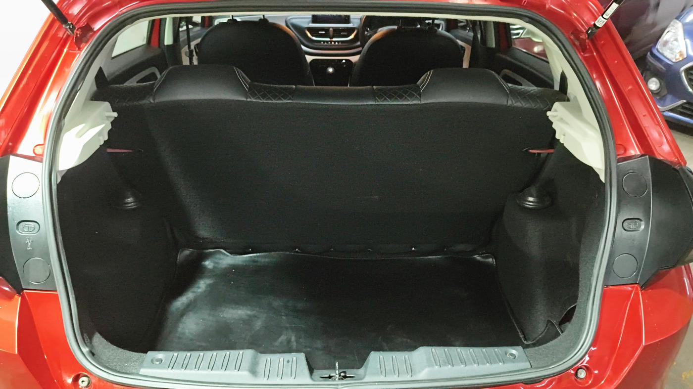 2022 Tata ALTROZ XM PLUS PETROL, Petrol, Manual, 39,741 km, Boot Inside