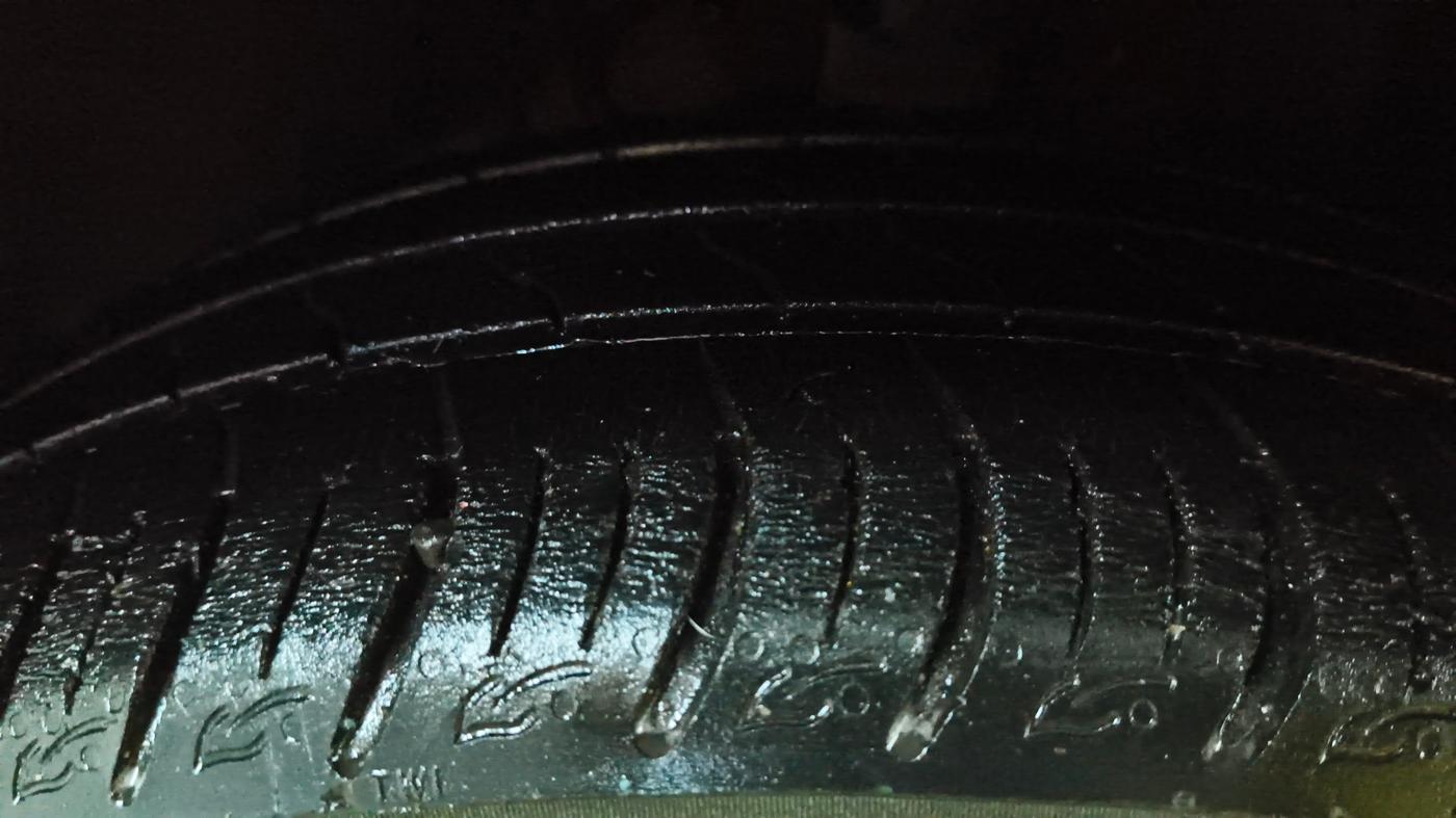 2022 Tata ALTROZ XM PLUS PETROL, Petrol, Manual, 39,741 km, Left Front Tyre Tread