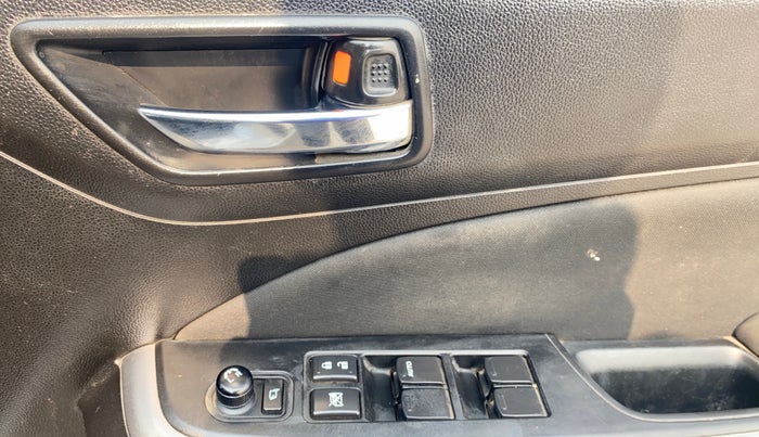 2020 Maruti Swift ZXI PLUS, Petrol, Manual, 28,692 km, Driver Side Door Panels Control