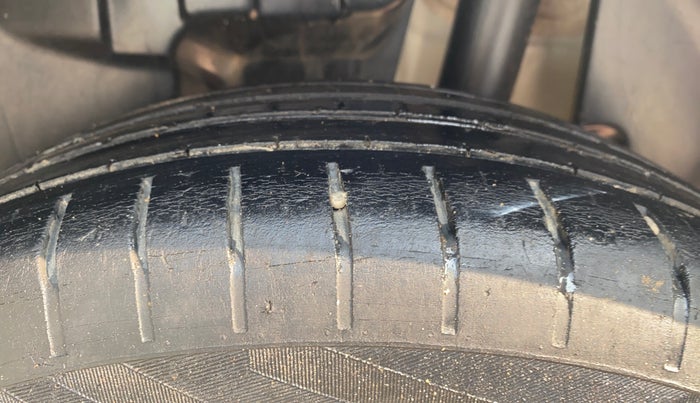 2020 Maruti Swift ZXI PLUS, Petrol, Manual, 28,692 km, Left Rear Tyre Tread