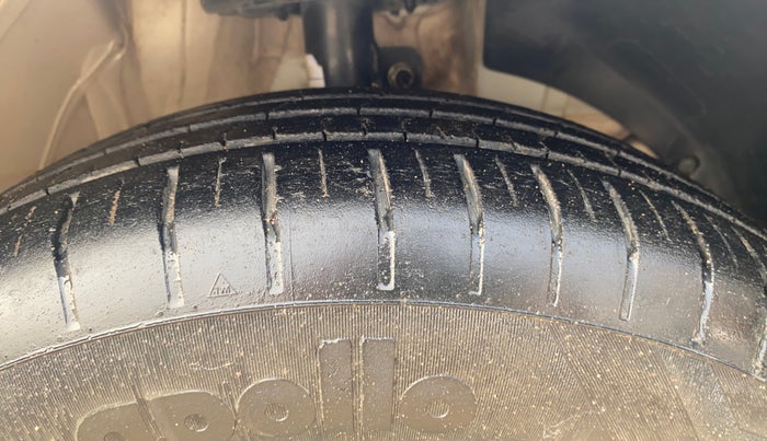 2020 Maruti Swift ZXI PLUS, Petrol, Manual, 28,692 km, Right Front Tyre Tread