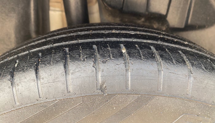 2020 Maruti Swift ZXI PLUS, Petrol, Manual, 28,692 km, Right Rear Tyre Tread