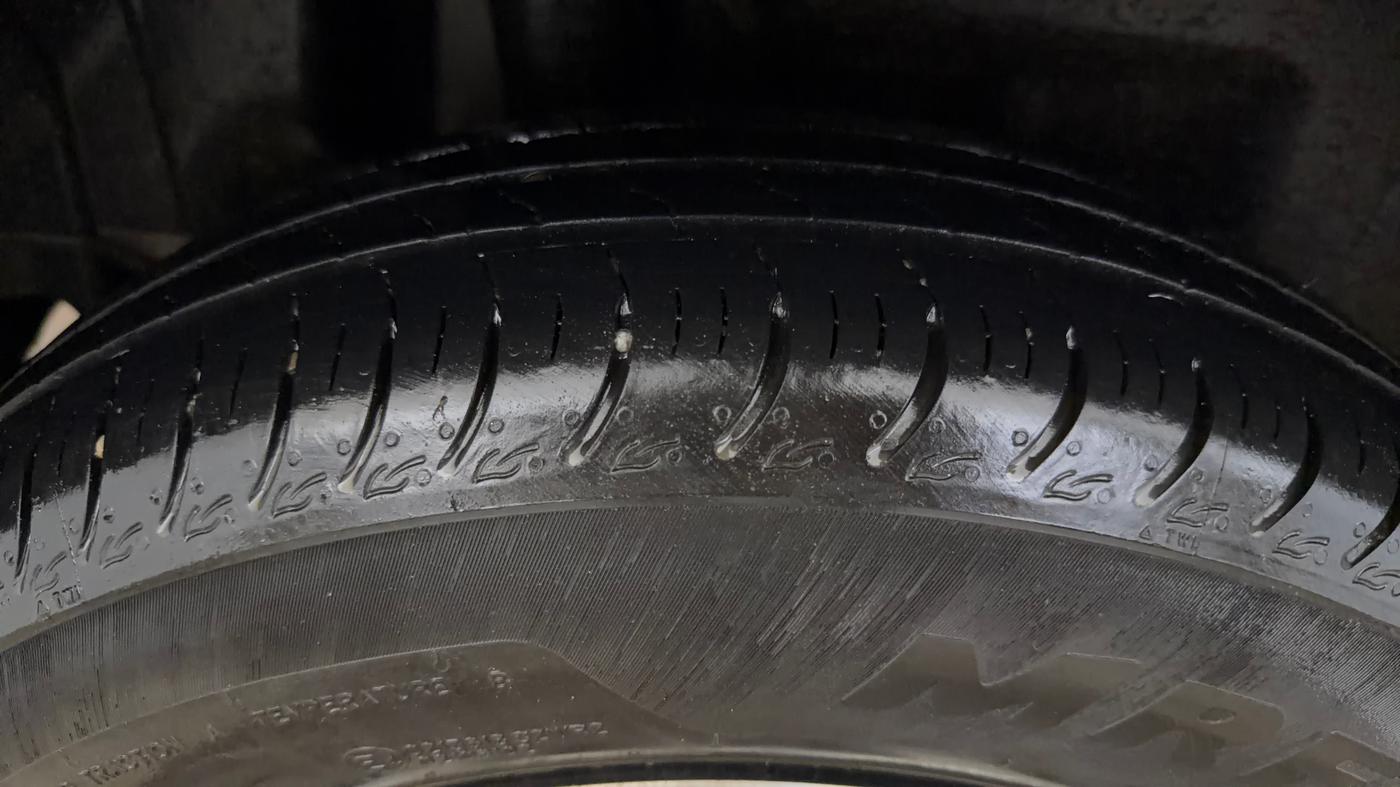 2024 Maruti Swift VXi AMT, Petrol, Automatic, 34,931 km, Right Rear Tyre Tread