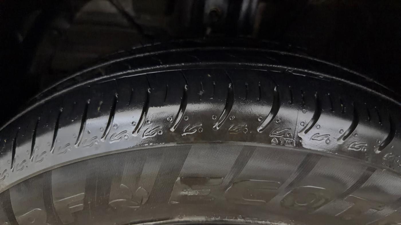 2024 Maruti Swift VXi AMT, Petrol, Automatic, 34,931 km, Left Front Tyre Tread
