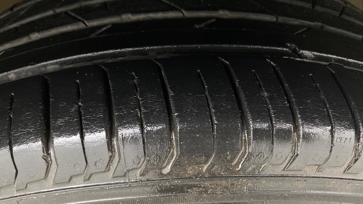 2019 Maruti Baleno ZETA PETROL 1.2, Petrol, Manual, 53,050 km, Right Front Tyre Tread