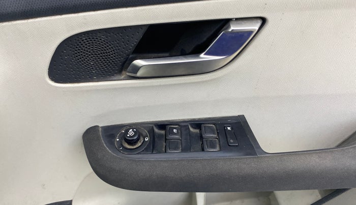 2023 Tata ALTROZ XZ PLUS O SUNROOF CNG, CNG, Manual, 32,268 km, Driver Side Door Panels Control