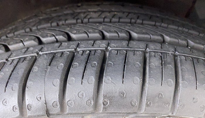 2014 Hyundai Elite i20 ASTA 1.4 CRDI, Diesel, Manual, 49,277 km, Right Front Tyre Tread