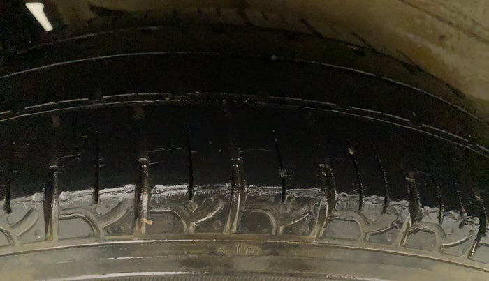 2014 Maruti Wagon R 1.0 VXI, Petrol, Manual, 53,587 km, Left Rear Tyre Tread