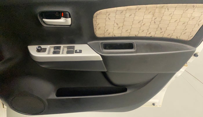 2014 Maruti Wagon R 1.0 VXI, Petrol, Manual, 53,587 km, Driver Side Door Panels Control