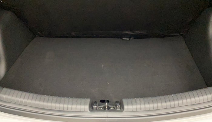2018 Hyundai Grand i10 SPORTZ 1.2 KAPPA VTVT, Petrol, Manual, 18,049 km, Boot Inside