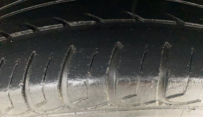 2014 Ford Ecosport TITANIUM 1.5L DIESEL, Diesel, Manual, 1,24,191 km, Left Rear Tyre Tread