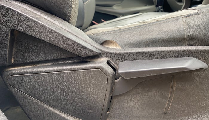 2014 Ford Ecosport TITANIUM 1.5L DIESEL, Diesel, Manual, 1,24,191 km, Driver Side Adjustment Panel