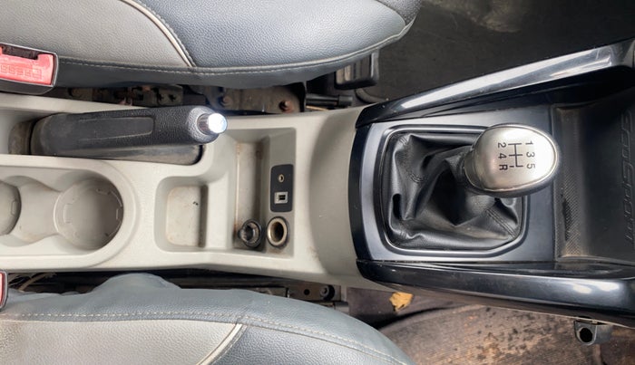 2014 Ford Ecosport TITANIUM 1.5L DIESEL, Diesel, Manual, 1,24,191 km, Gear Lever