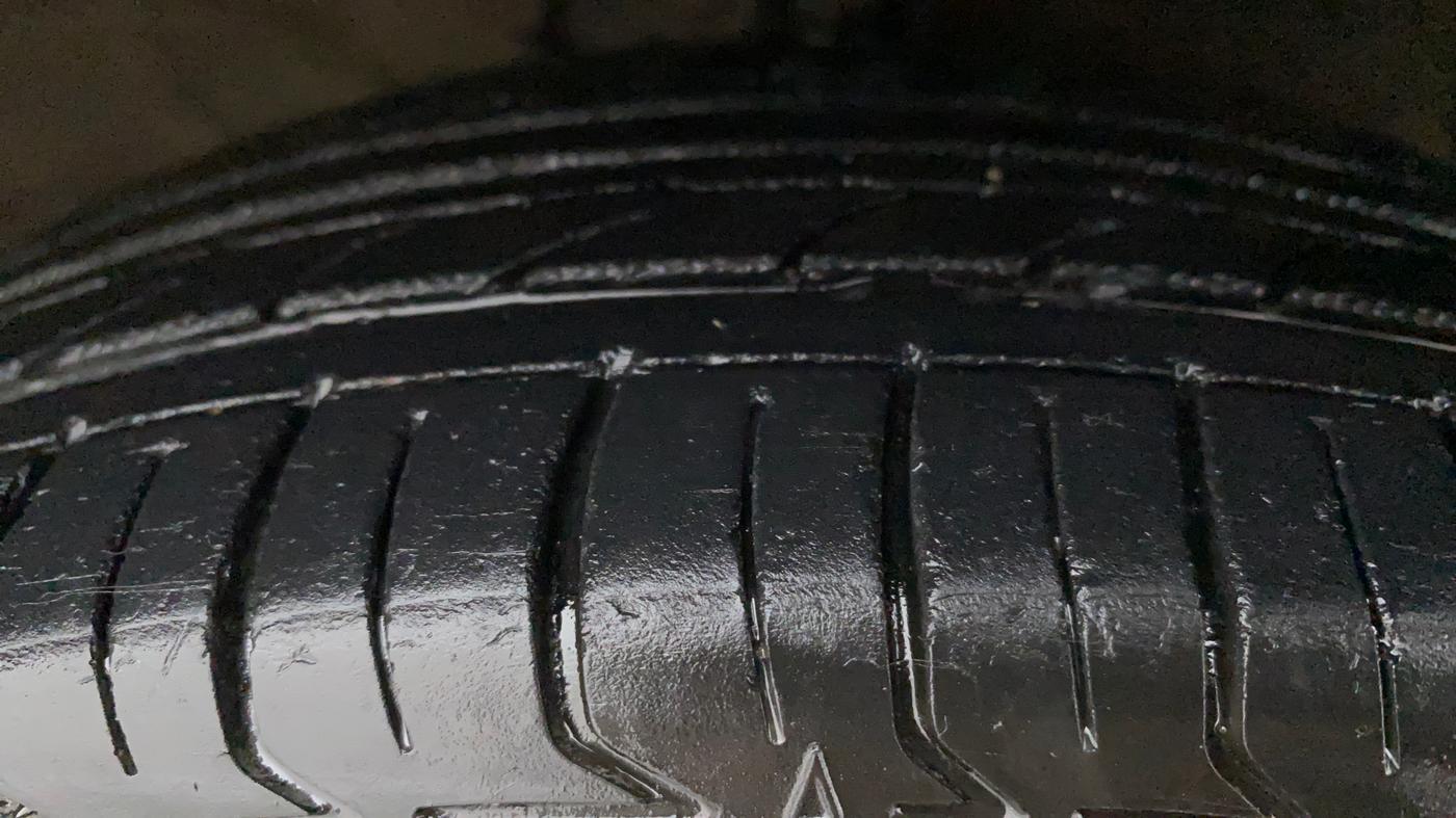 2015 Hyundai Xcent S (O) 1.2, Petrol, Manual, 72,445 km, Right Front Tyre Tread