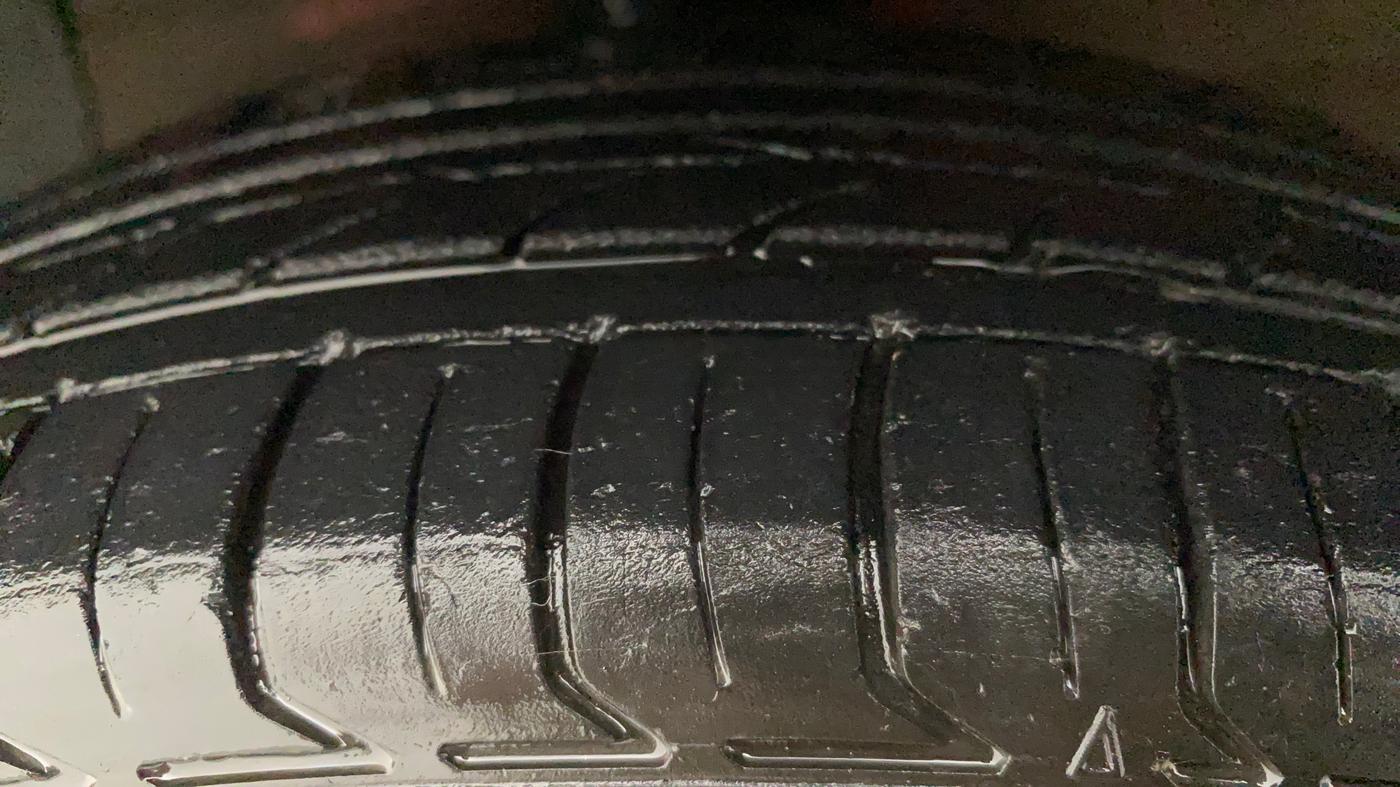 2015 Hyundai Xcent S (O) 1.2, Petrol, Manual, 72,445 km, Left Front Tyre Tread