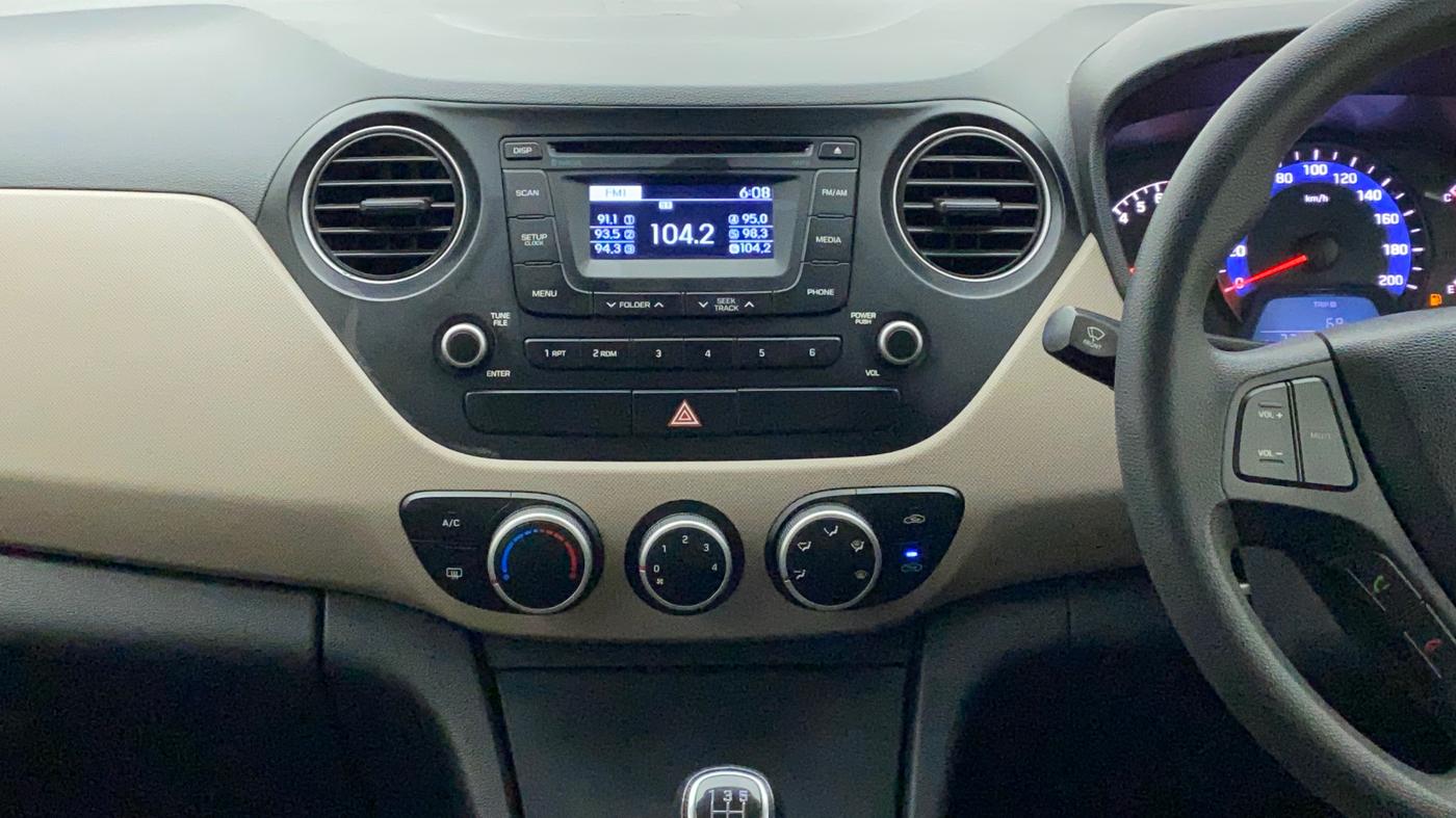 2015 Hyundai Xcent S (O) 1.2, Petrol, Manual, 72,445 km, Air Conditioner