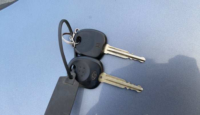 2011 Hyundai Eon MAGNA O, Petrol, Manual, 59,600 km, Key Close Up