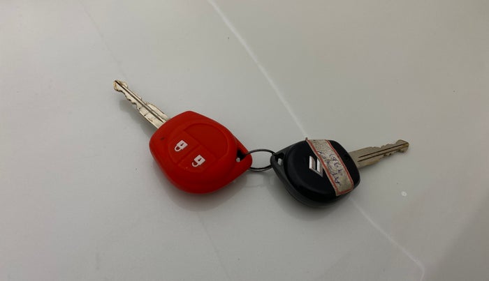 2014 Maruti Swift VXI, Petrol, Manual, 94,527 km, Key Close Up