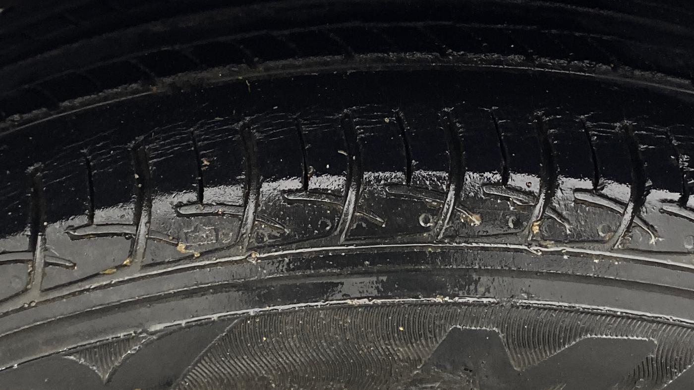 2016 Maruti Baleno DELTA PETROL 1.2, Petrol, Manual, 43,162 km, Left Front Tyre Tread