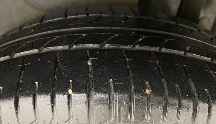 2016 Maruti Swift Dzire ZXI 1.2 BS IV, Petrol, Manual, 61,649 km, Left Rear Tyre Tread