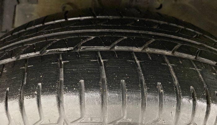 2016 Maruti Swift Dzire ZXI 1.2 BS IV, Petrol, Manual, 61,649 km, Left Front Tyre Tread