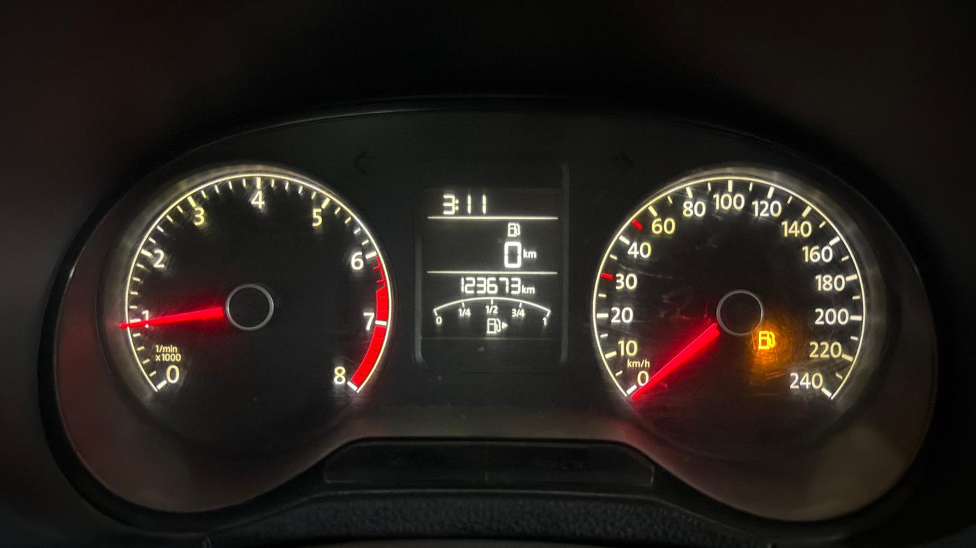 2016 Volkswagen Ameo COMFORTLINE 1.2L, Petrol, Manual, 1,23,664 km, Odometer Image