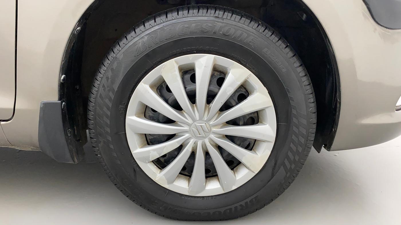2015 Maruti Swift Dzire VXI, Petrol, Manual, 72,158 km, Right Front Wheel