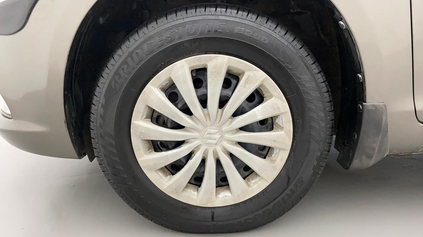 2015 Maruti Swift Dzire VXI, Petrol, Manual, 72,158 km, Left Front Wheel