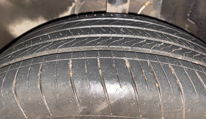 2022 Tata ALTROZ XZ PETROL, Petrol, Manual, 38,959 km, Left Front Tyre Tread