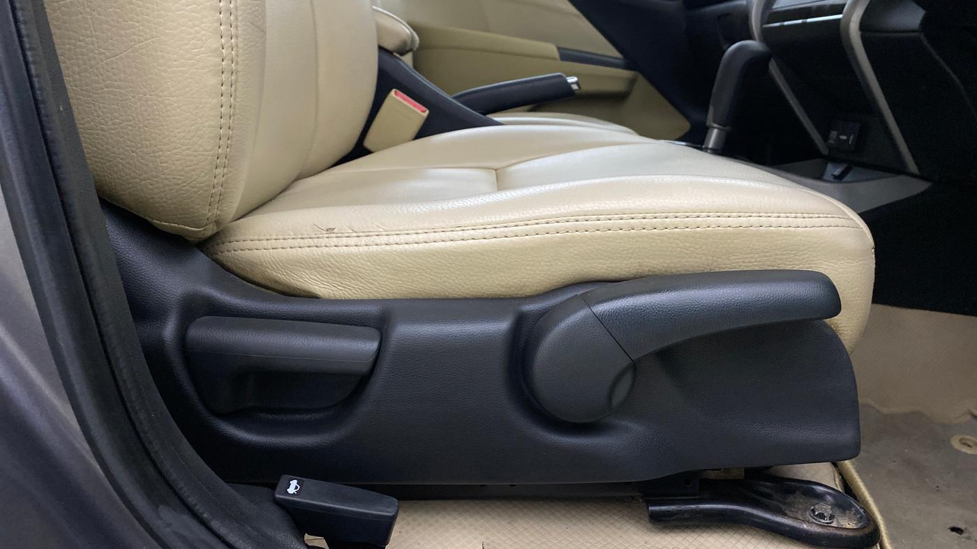 2017 Honda City 1.5L I-VTE V CVT, Petrol, Automatic, 72,883 km, Driver Side Adjustment Panel